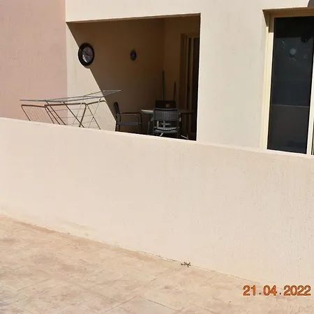 Royal Seacrest Self Catering * Paphos